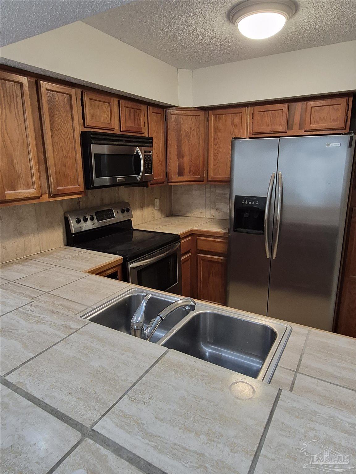 537 Petros Cir # A Pensacola FL 32505
