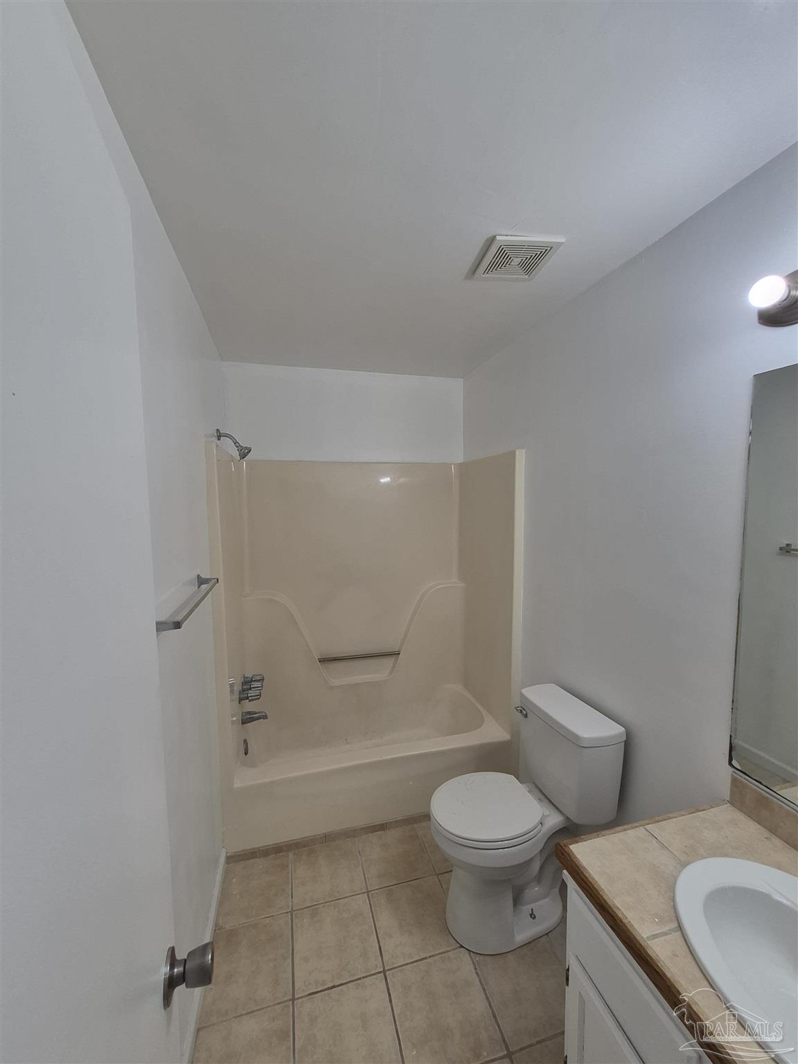 537 Petros Cir # A Pensacola FL 32505