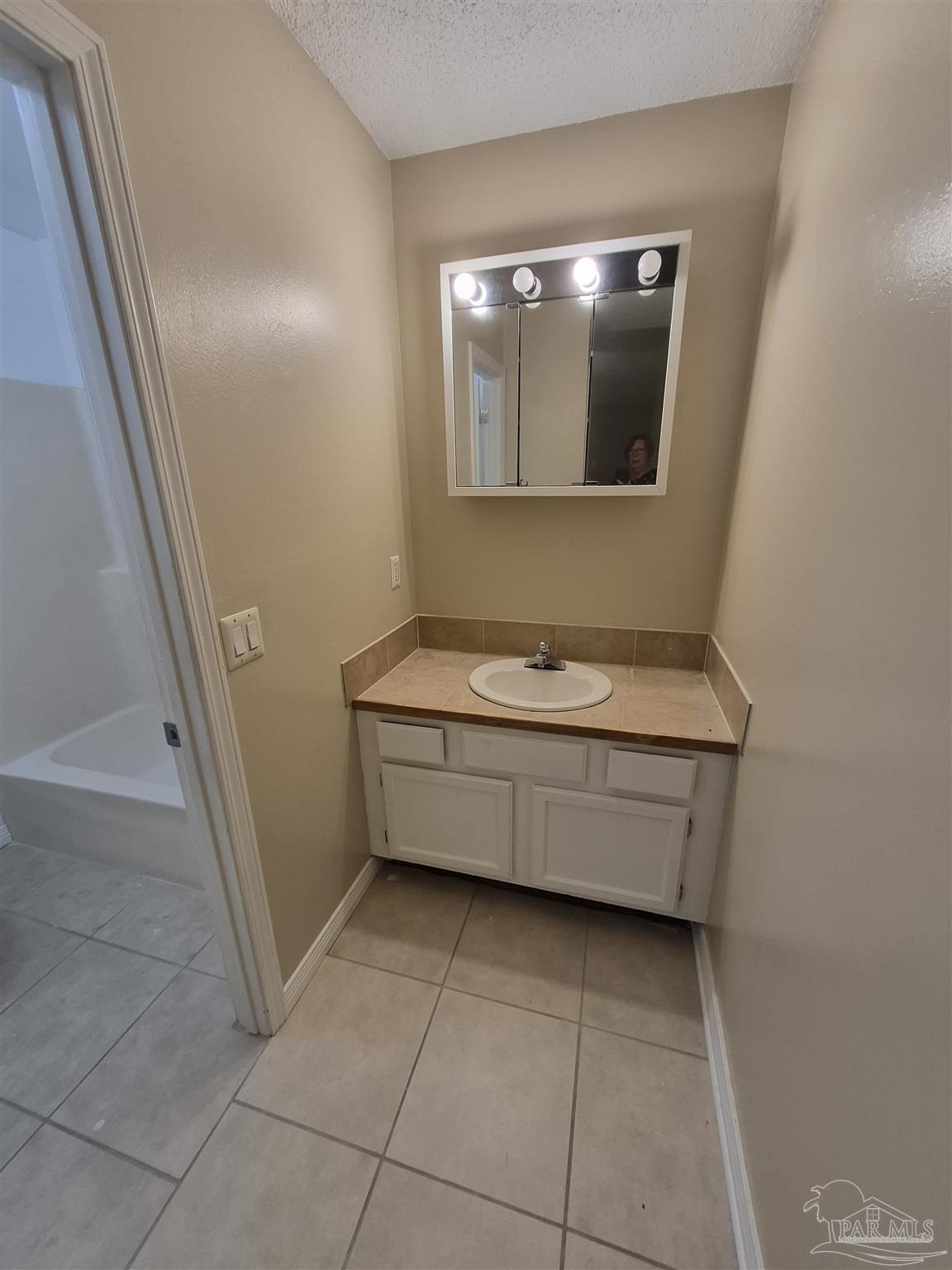 537 Petros Cir # A Pensacola FL 32505