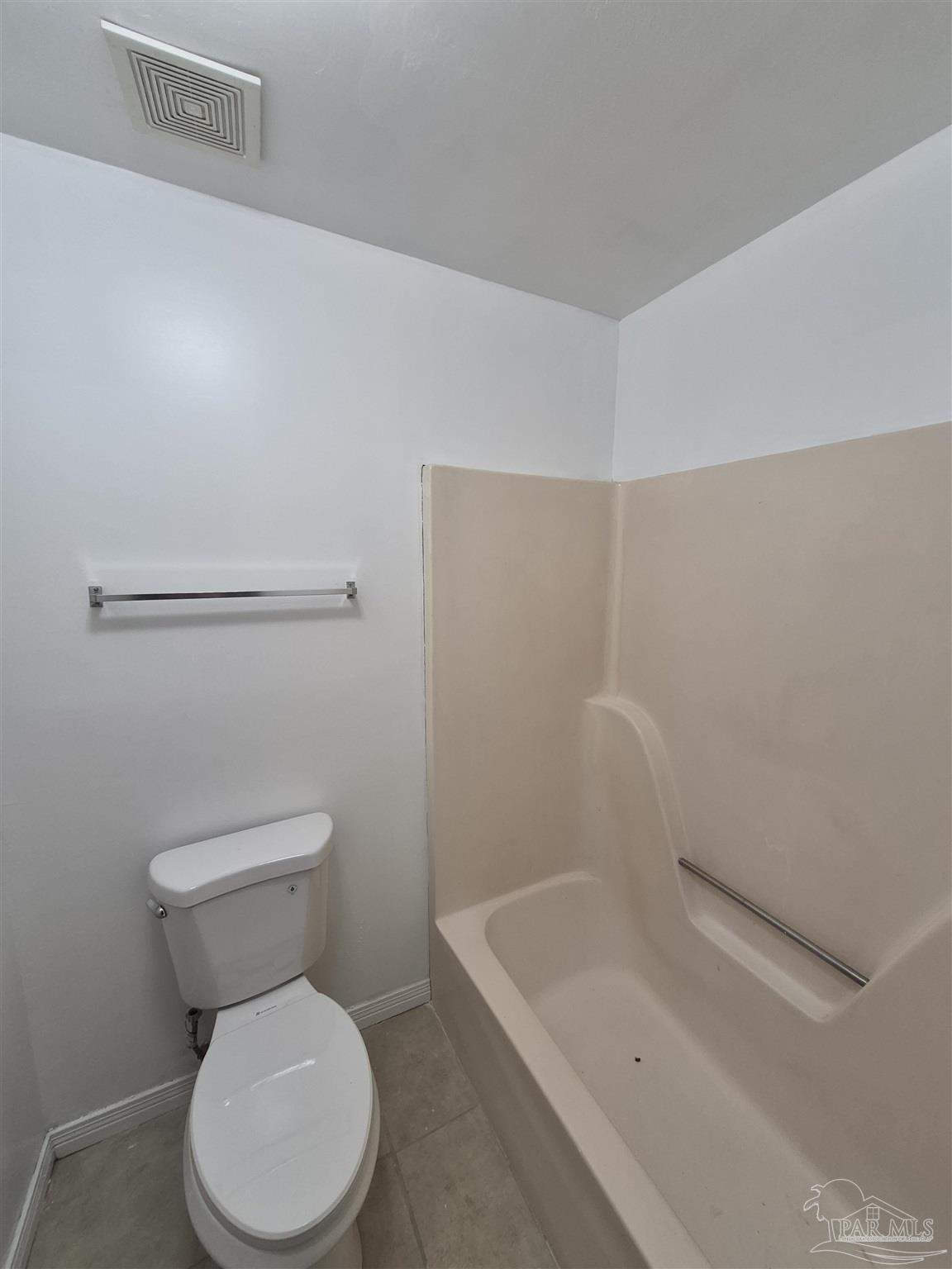 537 Petros Cir # A Pensacola FL 32505