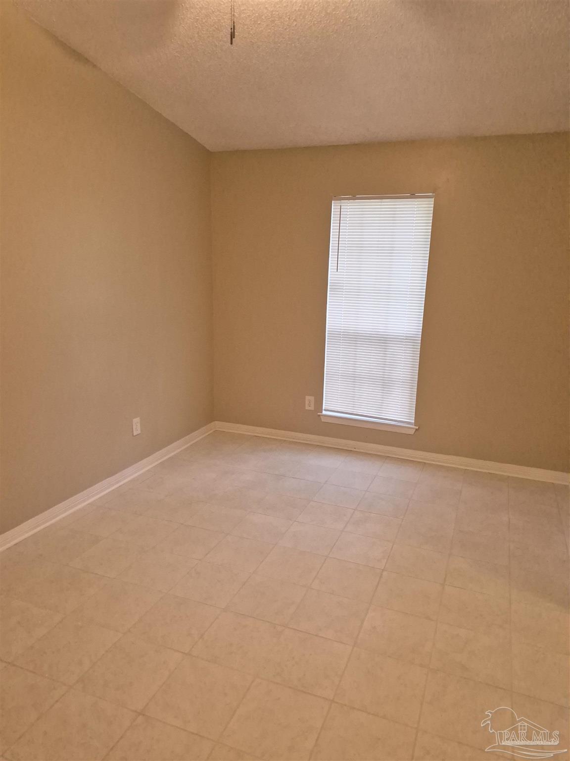 537 Petros Cir # A Pensacola FL 32505