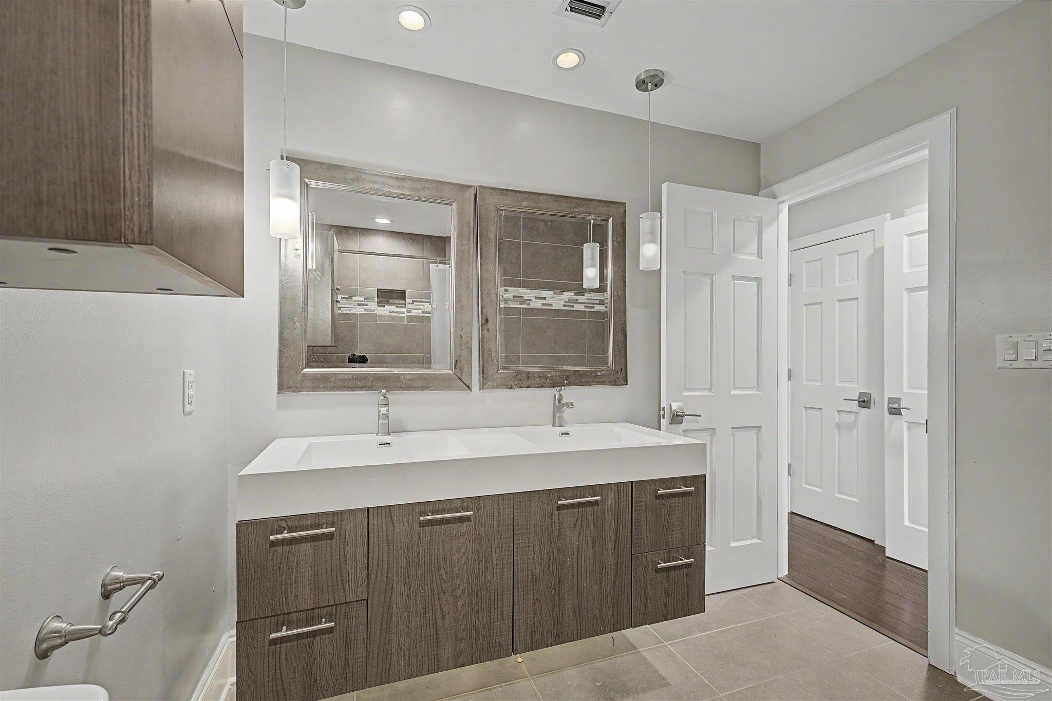 42 Baybridge Drive Gulf Breeze FL 32561