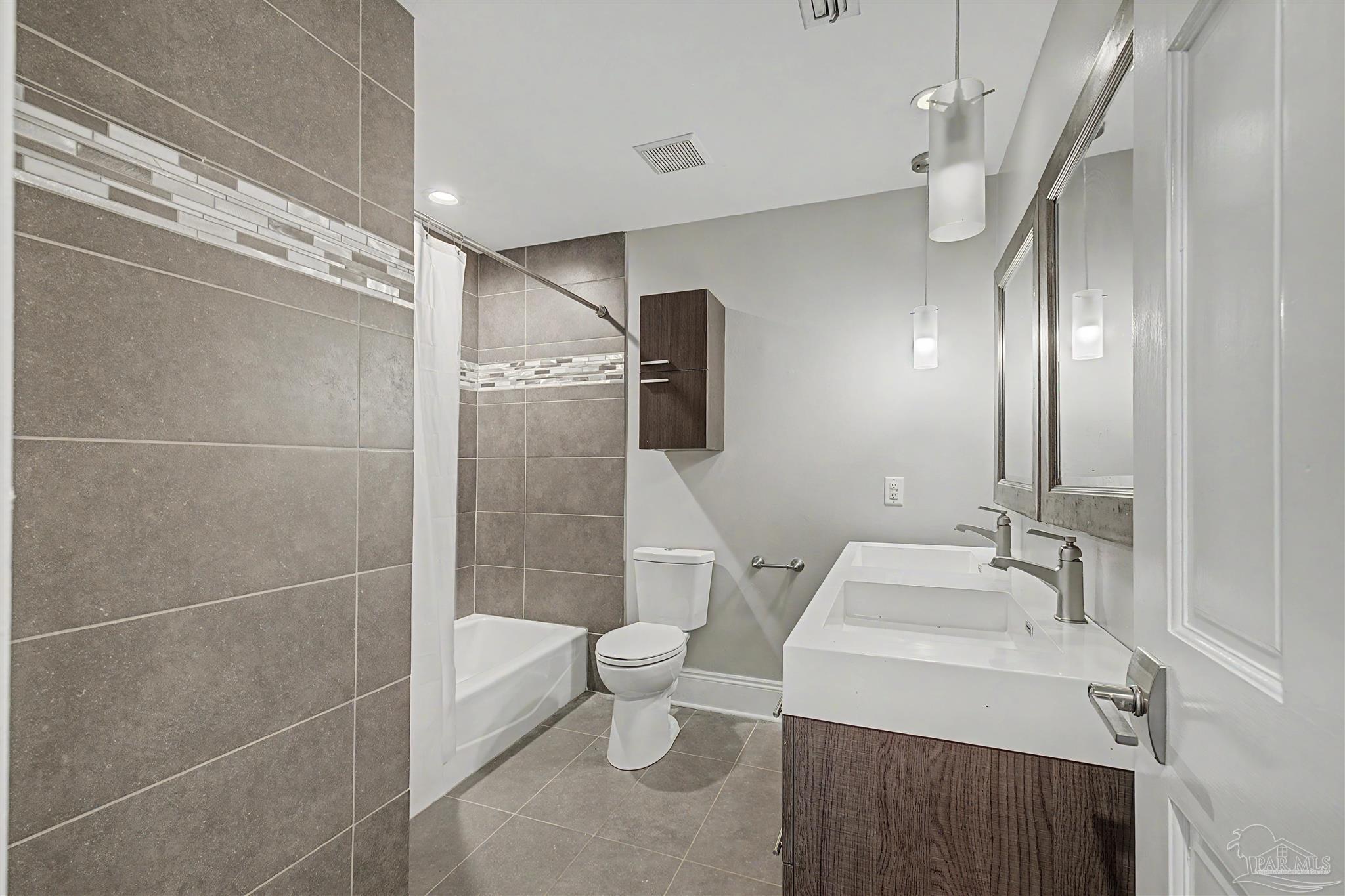 42 Baybridge Drive Gulf Breeze FL 32561
