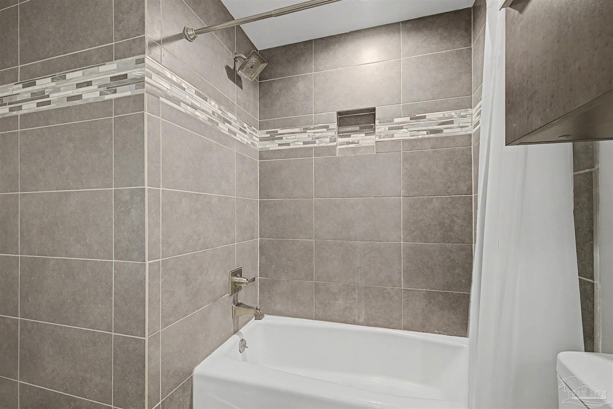 42 Baybridge Drive Gulf Breeze FL 32561