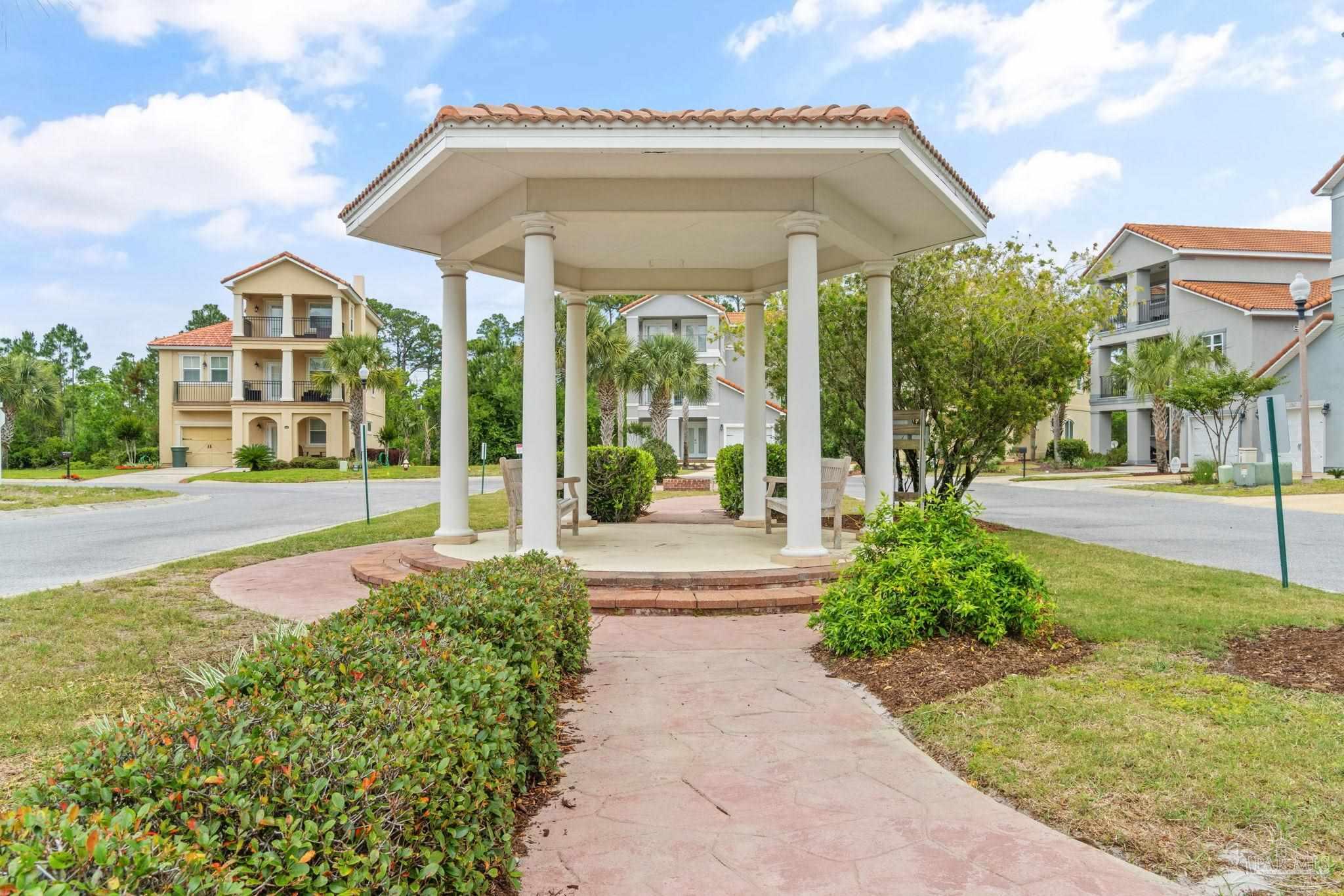7967 Double Gate Drive Pensacola FL 32507