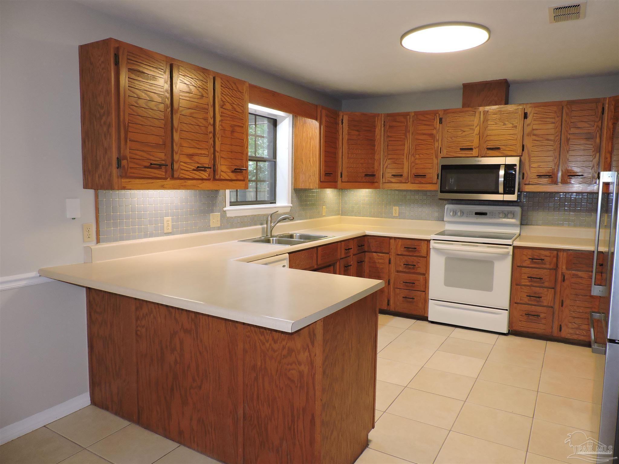 5261 Rowe Trail Pace FL 32571