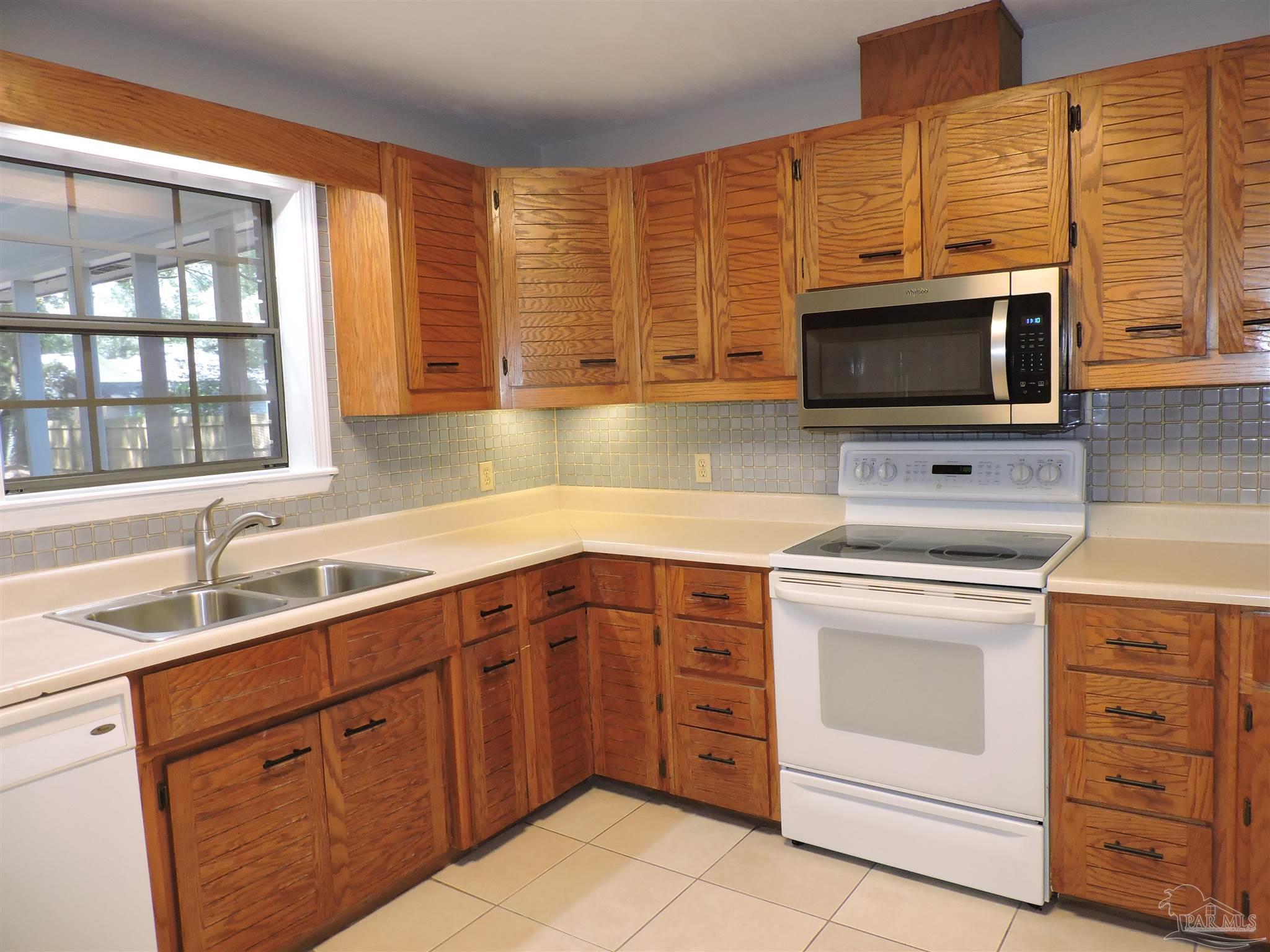 5261 Rowe Trail Pace FL 32571