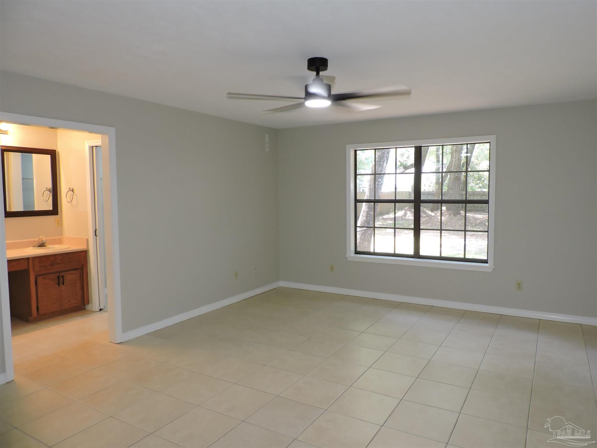 5261 Rowe Trail Pace FL 32571