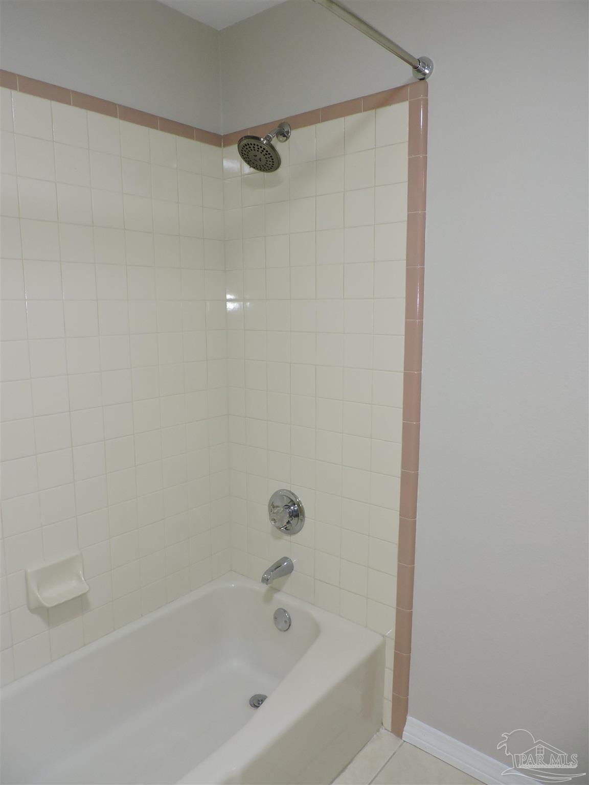 5261 Rowe Trail Pace FL 32571