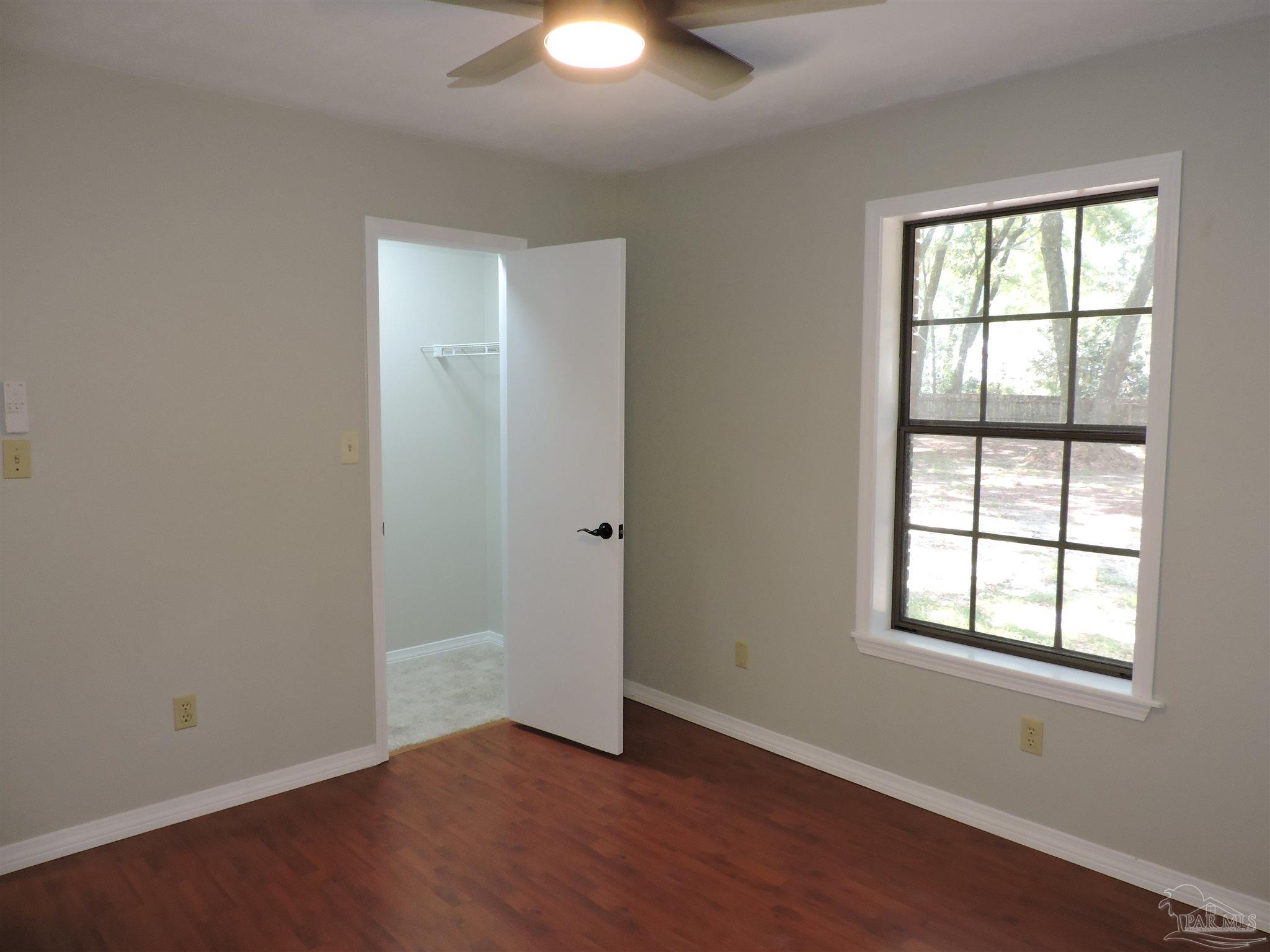 5261 Rowe Trail Pace FL 32571