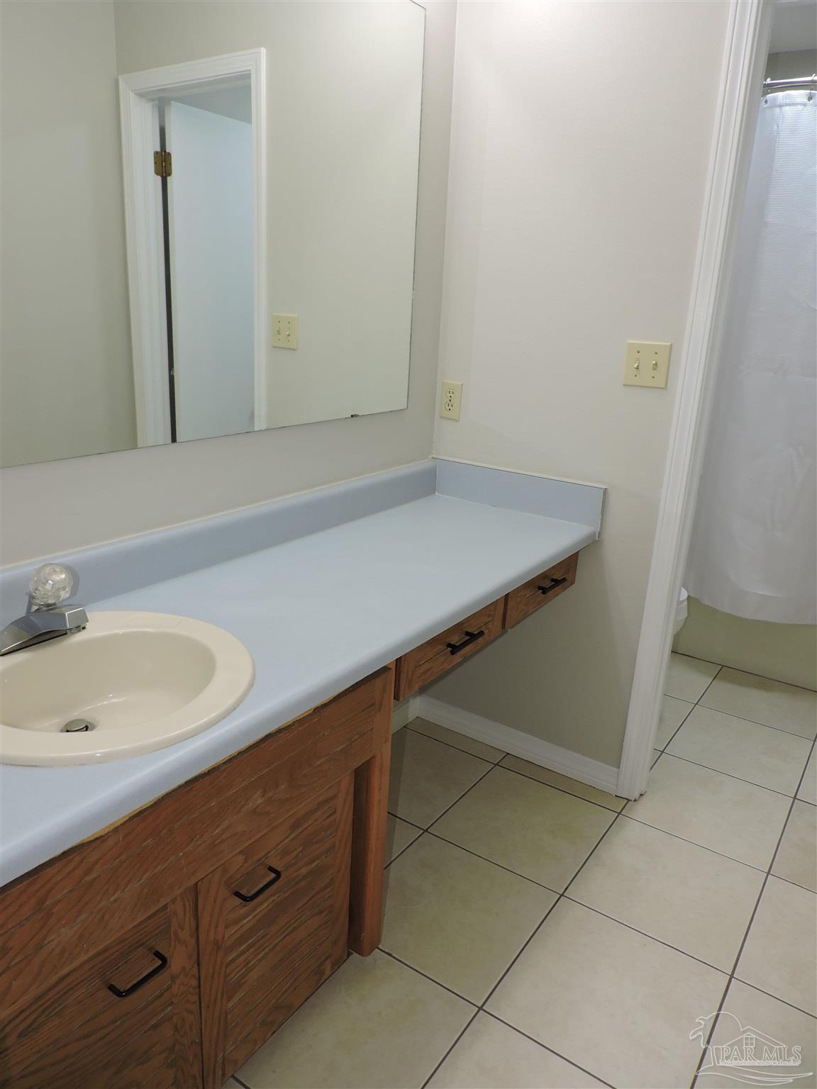 5261 Rowe Trail Pace FL 32571