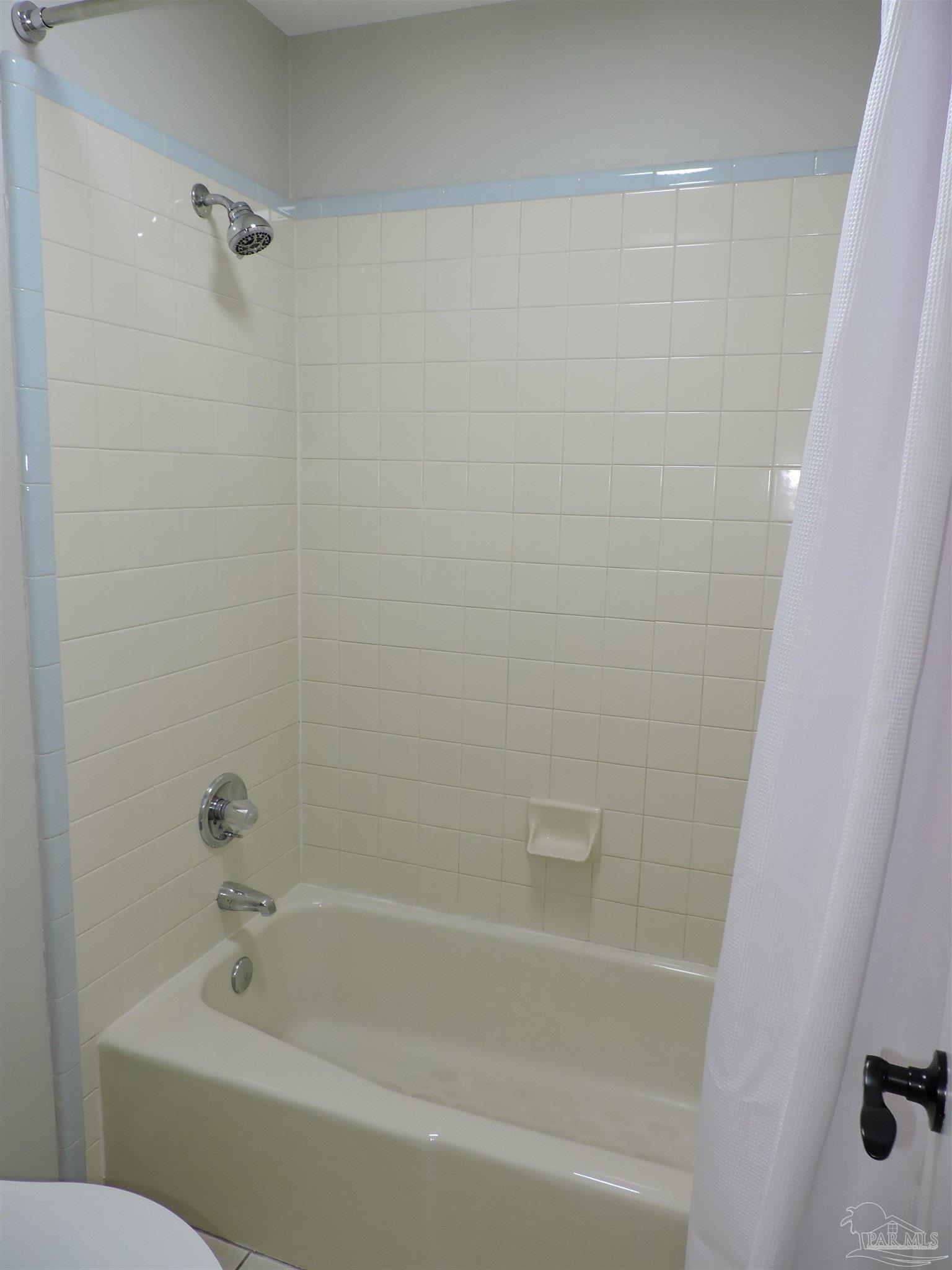5261 Rowe Trail Pace FL 32571