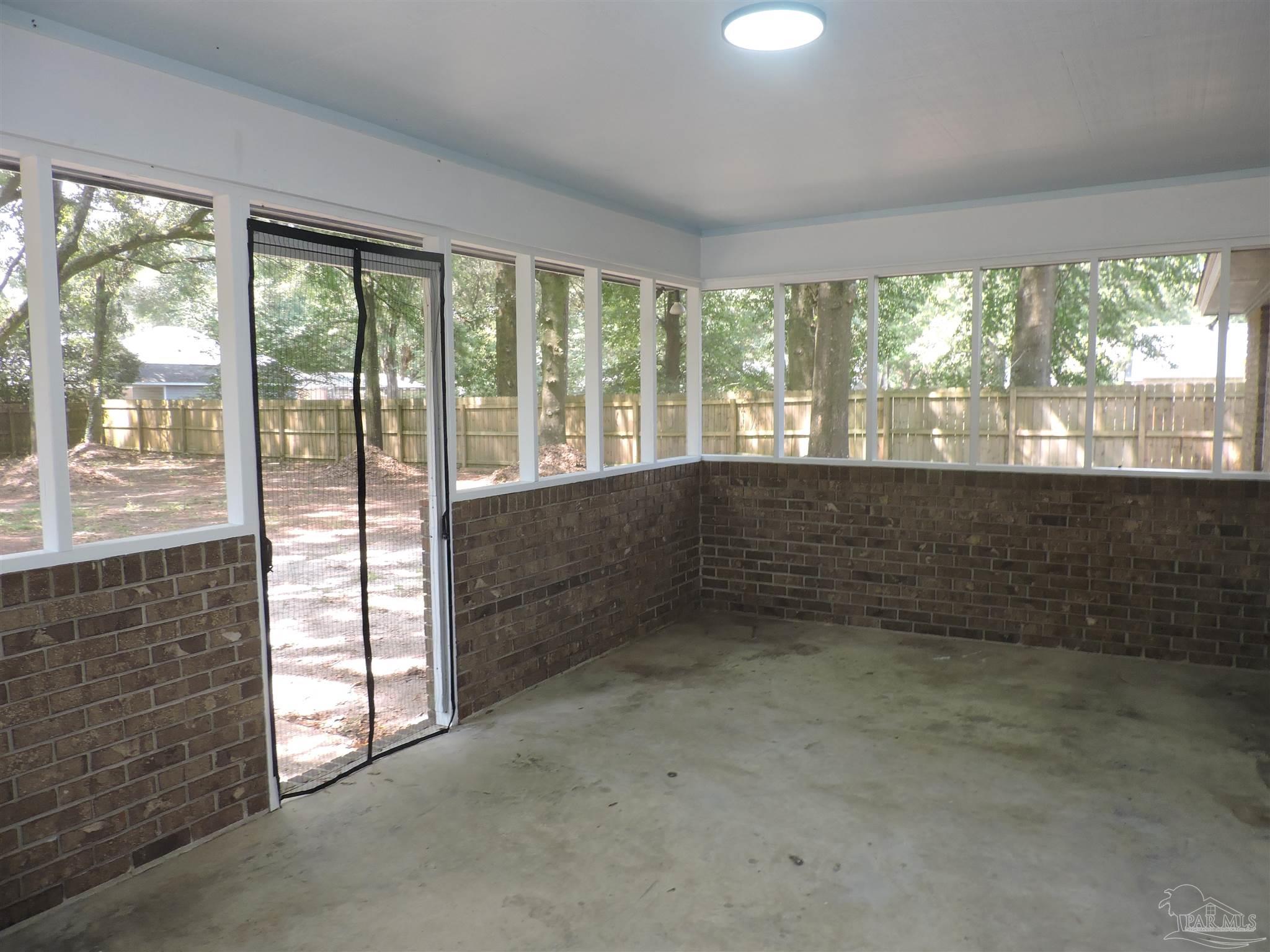 5261 Rowe Trail Pace FL 32571