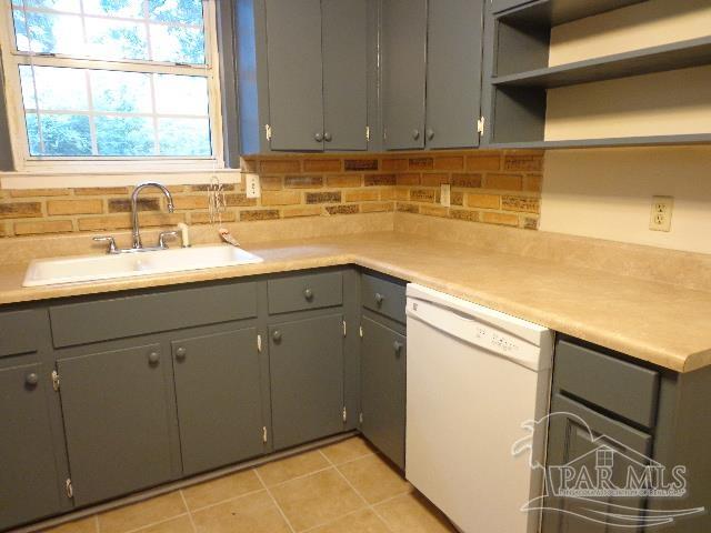 4352 Avenida De Golf Pace FL 32571