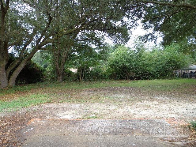 4352 Avenida De Golf Pace FL 32571