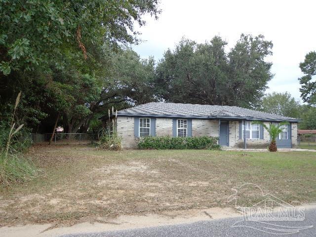 4352 Avenida De Golf Pace FL 32571