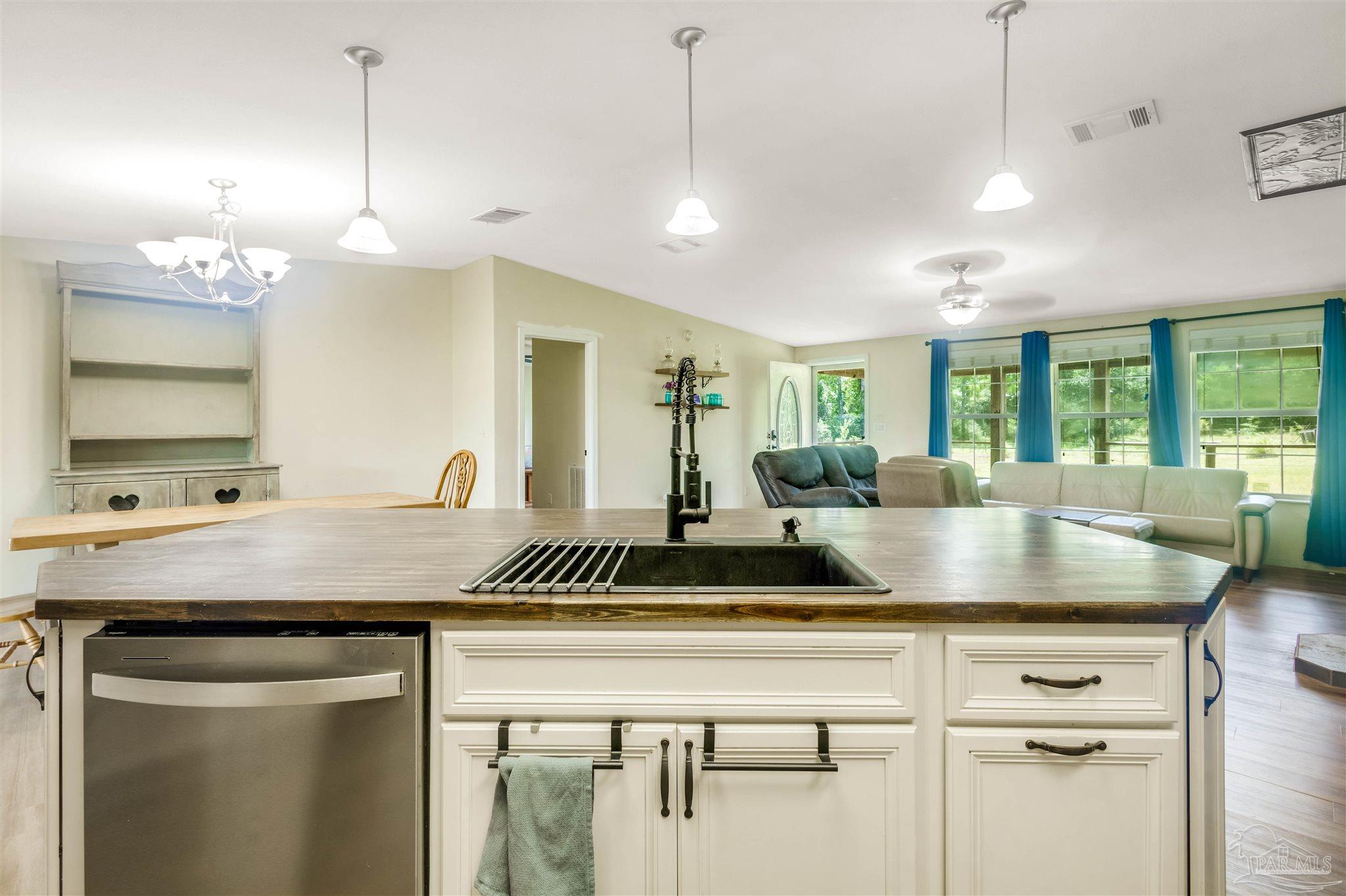 390 Brooks Road Baker FL 32531