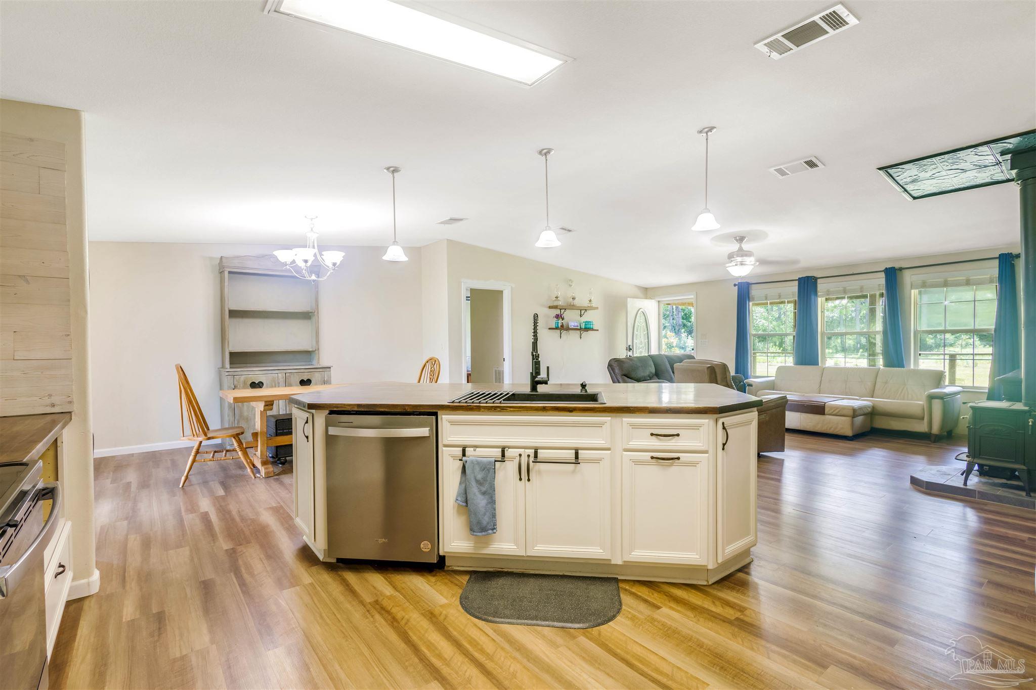 390 Brooks Road Baker FL 32531