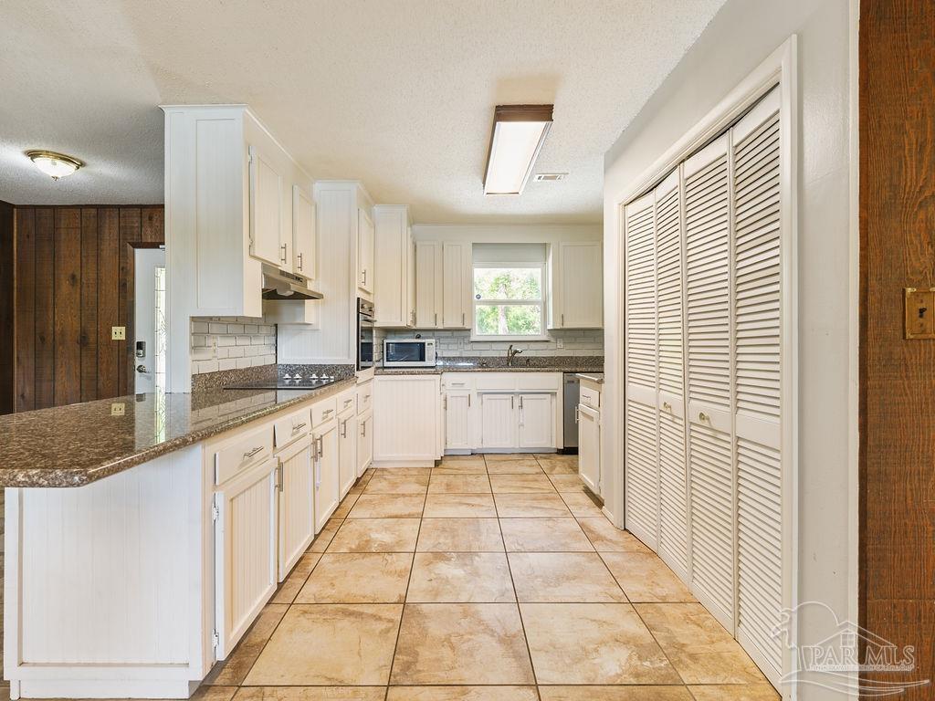 609 Dog Track Road Pensacola FL 32506