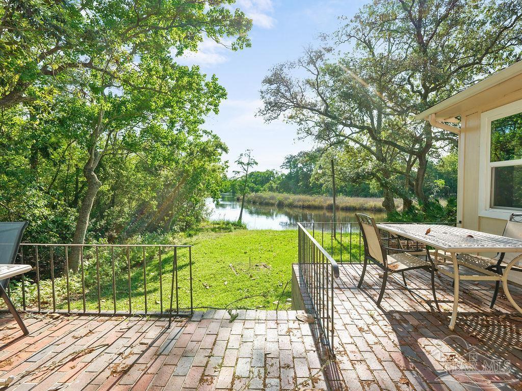 609 Dog Track Road Pensacola FL 32506