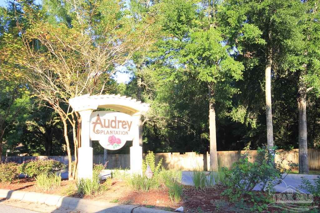8454 Ferlon Avenue Pensacola FL 32526