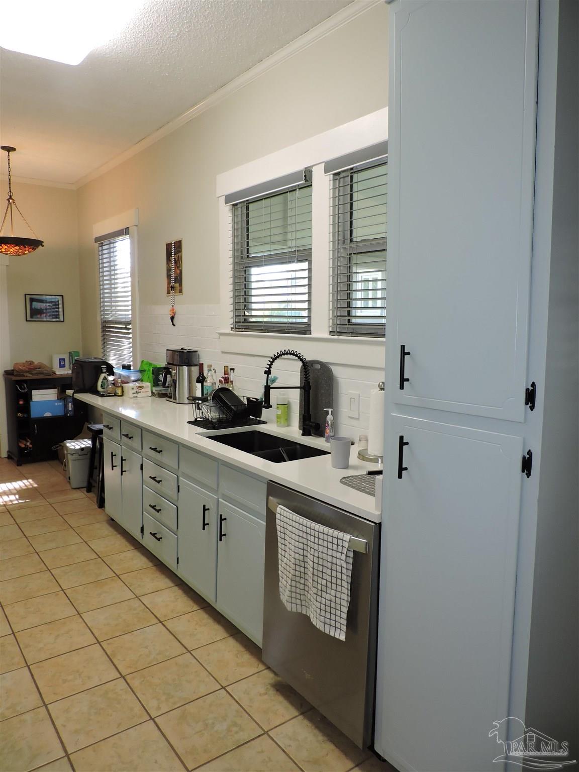 1704 E Lee Street Pensacola FL 32503