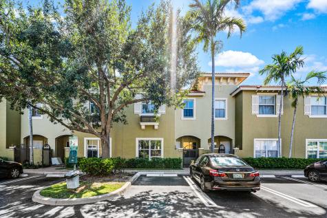 109 Lake Monterey Circle Boynton Beach FL 33426