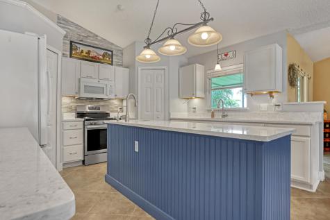 867 Peyton Avenue Palm Bay FL 32908