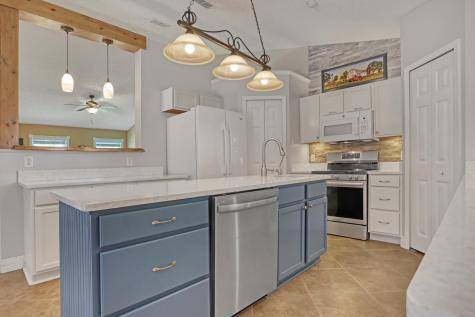 867 Peyton Avenue Palm Bay FL 32908