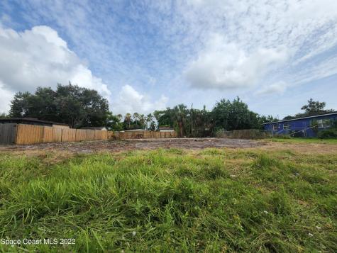 512 Palm Avenue Merritt Island FL 32952