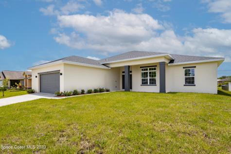 1722 Parrsboro Street NW Palm Bay FL 32907