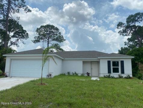 982 Pyracantha Street NW Palm Bay FL 32907