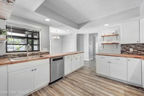 255 Wavecrest Avenue NE Palm Bay FL 32907