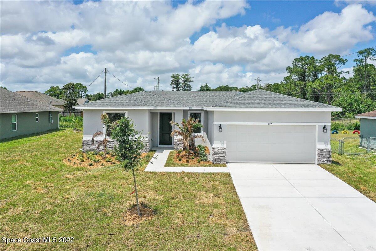 466 Wells Avenue SW Palm Bay FL 32908