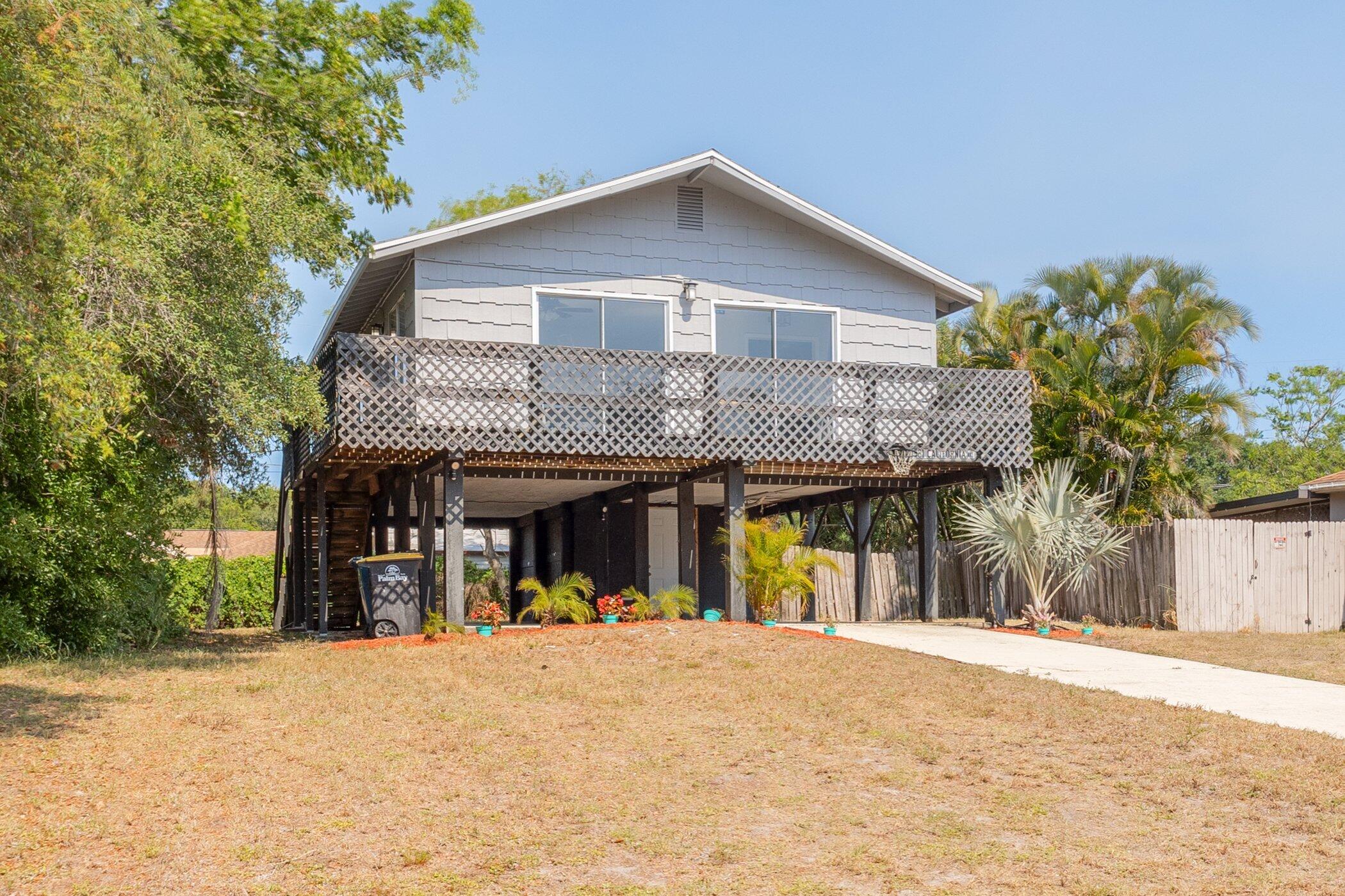 581 California Avenue NE Palm Bay FL 32907