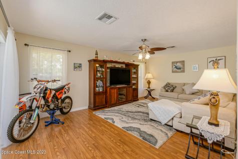 8720 130th Avenue Fellsmere FL 32948