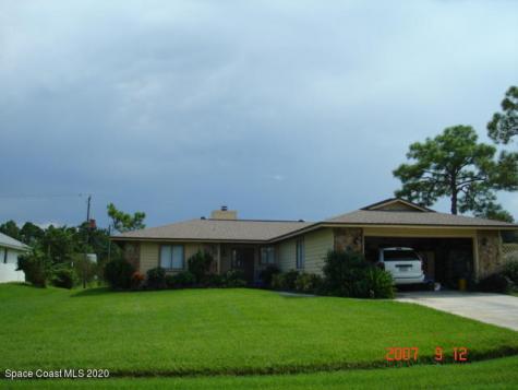 1368 Madoc Street NW Palm Bay FL 32907