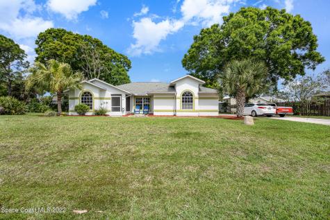 681 Hunan Street NE Palm Bay FL 32907