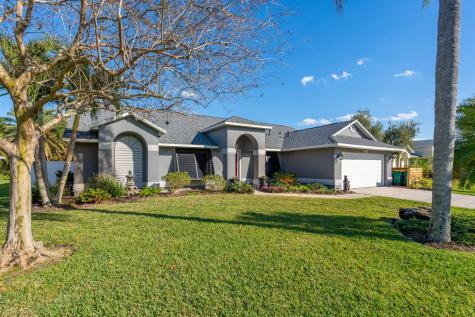 462 Lake Victoria Circle Melbourne FL 32940