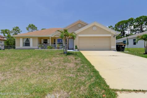 414 Breakwater Street SE Palm Bay FL 32909