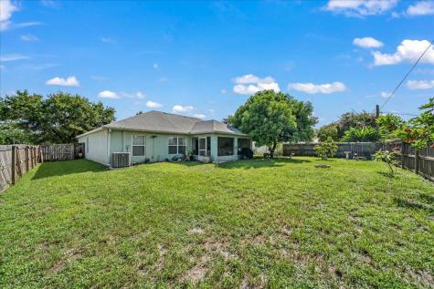 981 Custer Street NW Palm Bay FL 32907