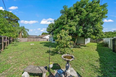 981 Custer Street NW Palm Bay FL 32907