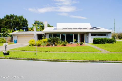 807 Daytona Drive NE Palm Bay FL 32905