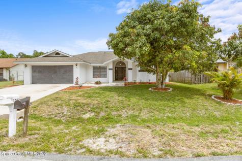 1561 Fairlee Avenue NW Palm Bay FL 32907