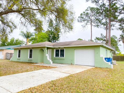 565 Escobar Avenue NW Palm Bay FL 32907