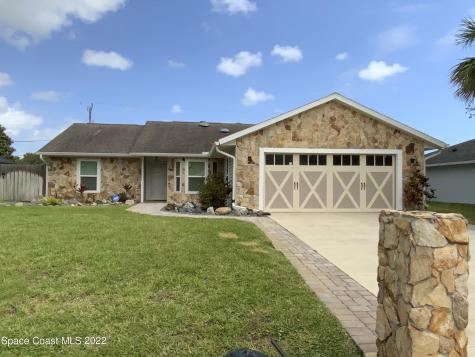 203 Evergreen Street NE Palm Bay FL 32907
