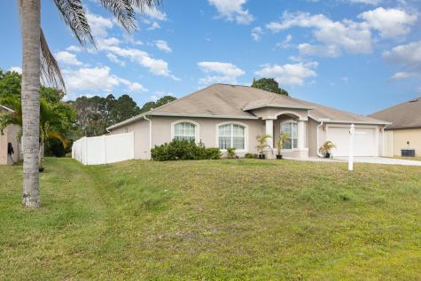 1070 Dusseldorf Avenue NW Palm Bay FL 32907