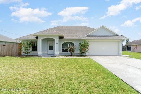 131 Airview Avenue NE Palm Bay FL 32907