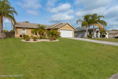 1646 Barnes Avenue NW Palm Bay FL 32907