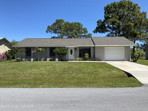 1049 Camden Avenue NW Palm Bay FL 32907